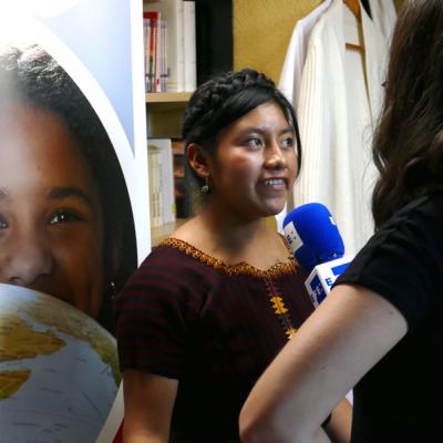 Kim a Rozalén «Yo también dibujé una puerta violeta en la pared cuando decidí estudiar»