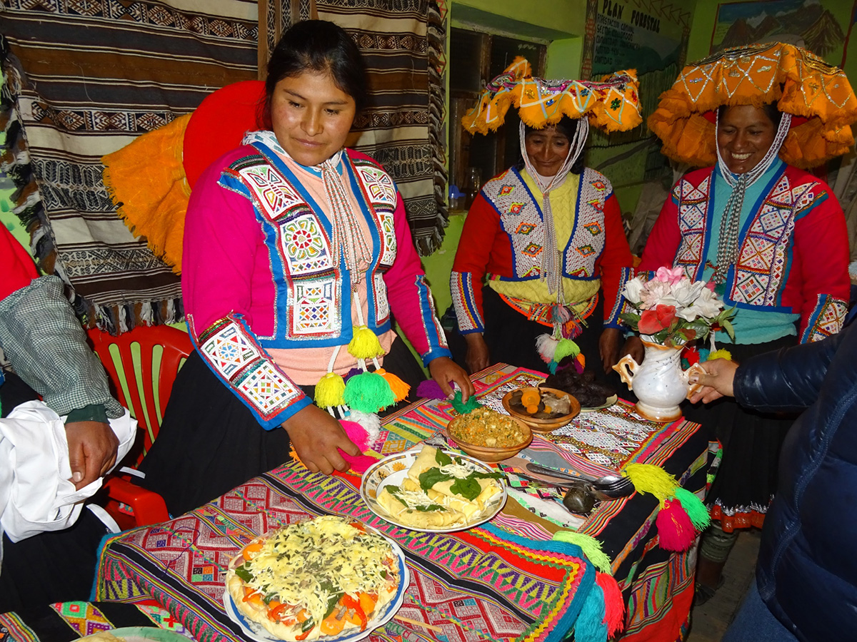 EL TURISMO RURAL COMO BASTIÓN DEL DESARROLLO LOCAL EN GALICIA Y PERÚ