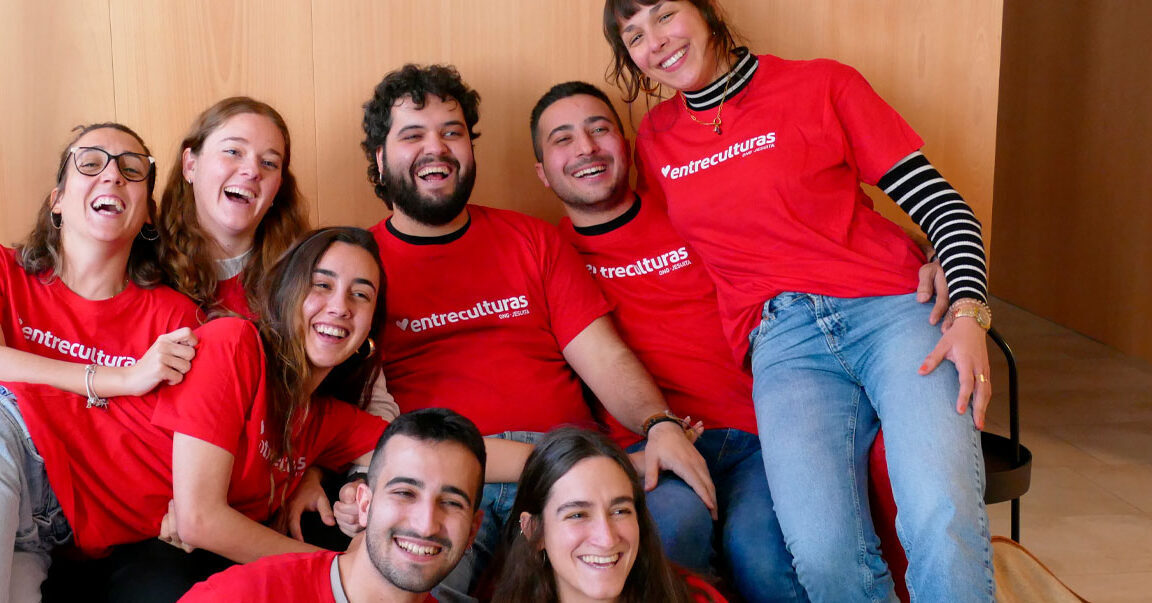 8 voluntarios y voluntarias VOLPA inician su aventura internacional con Entreculturas