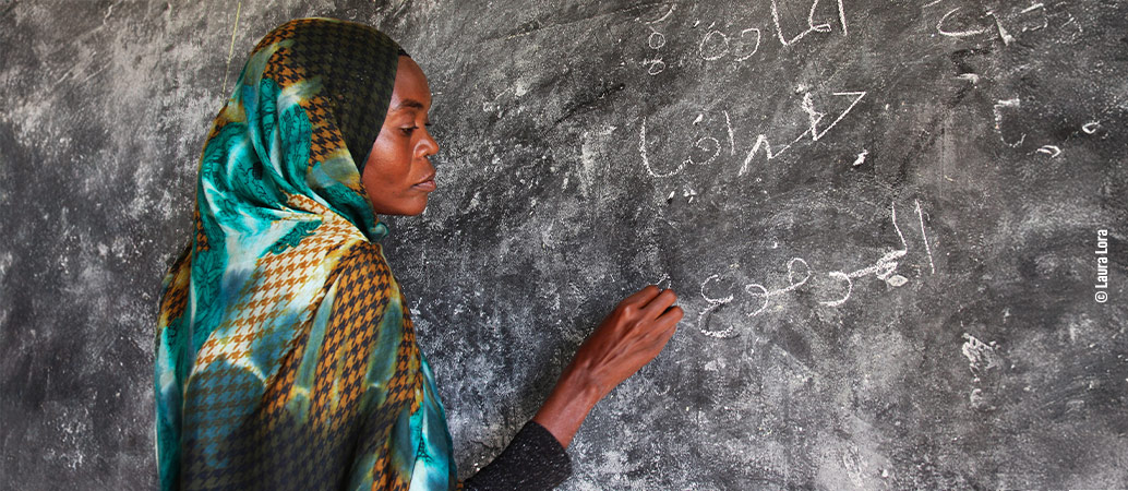 Maestras que iluminan el camino: el poder transformador de la educación en manos de mujeres refugiadas
