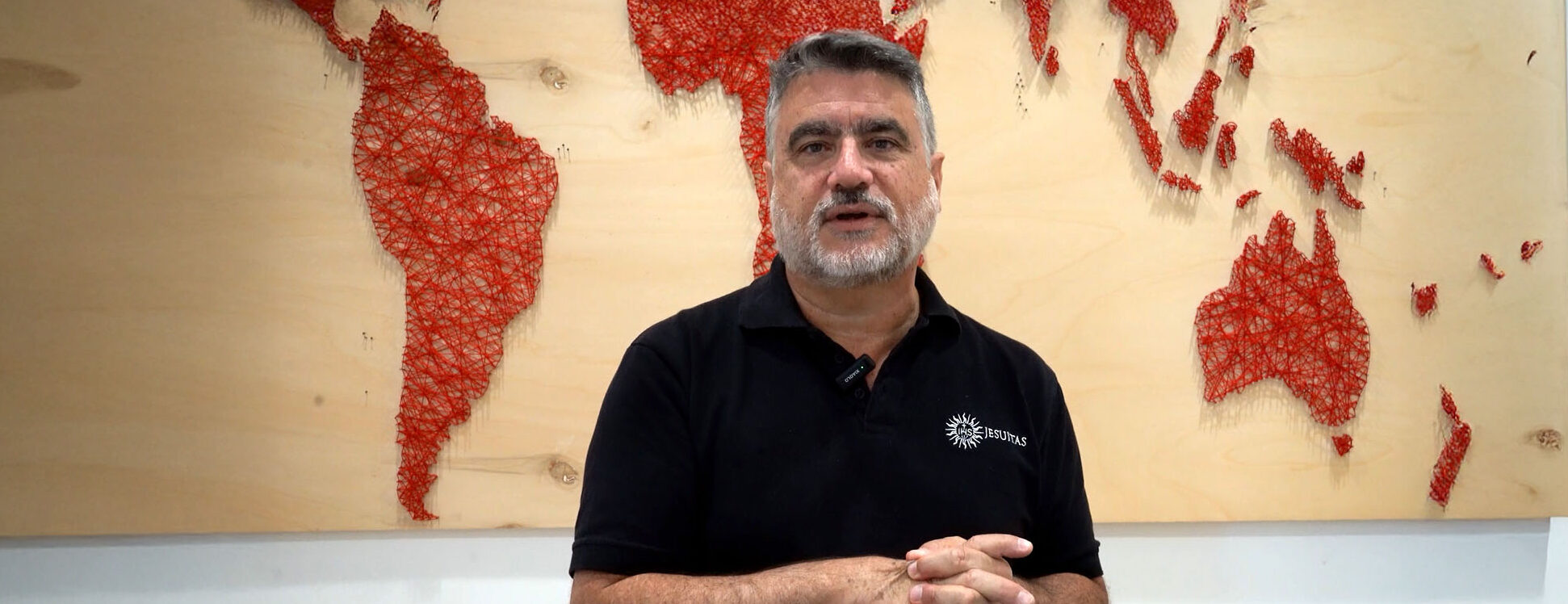 Roberto Jaramillo SJ: “El futuro de la humanidad no puede estar en manos de unos pocos”