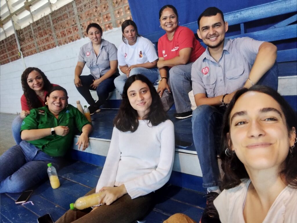 voluntaria VOLPA en Fe y Alegría Honduras