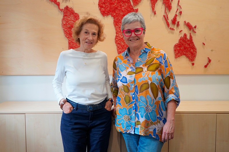Julia Navarro y Eva Orúe