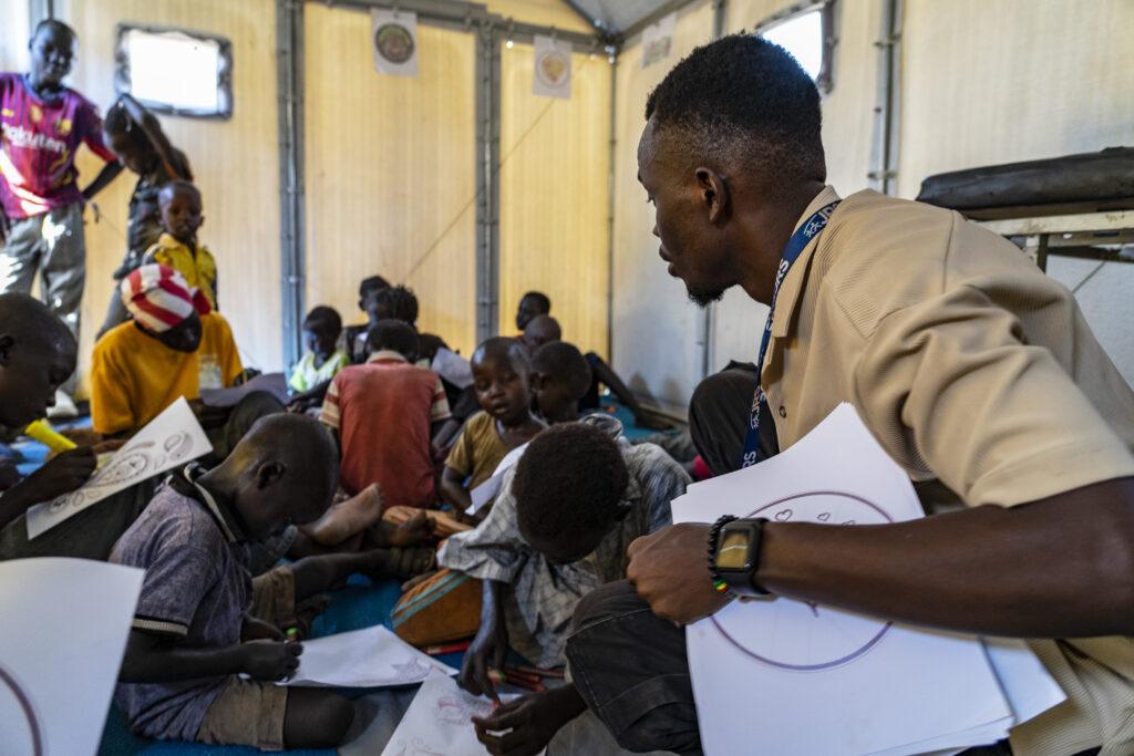 niños estudiando en Sudán del Sur