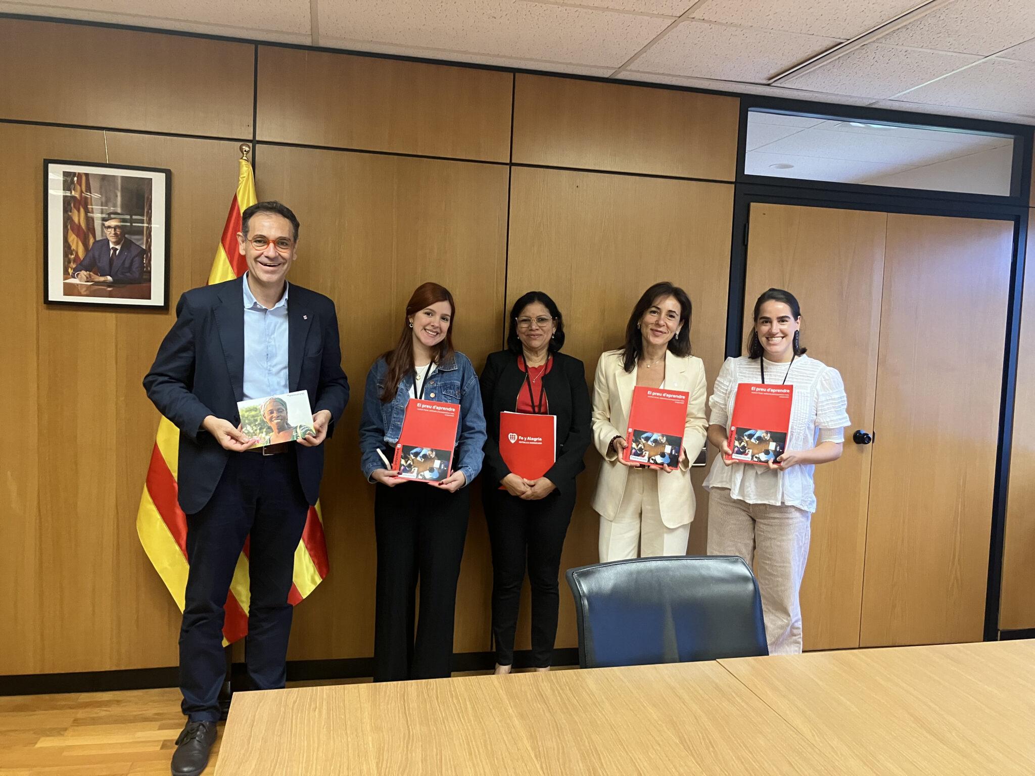 La Silla Roja 2026 recorre España para exigir que la educación sea una prioridad presupuestaria global
