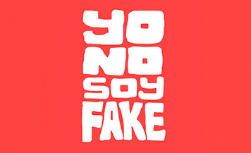 Logotipo blanco de la campaña Yo No Soy Fake sobre fondo rojo